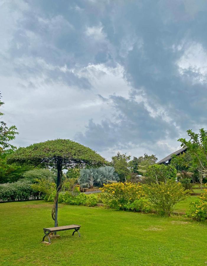 Birds Resort Hambantota Kültér fotó