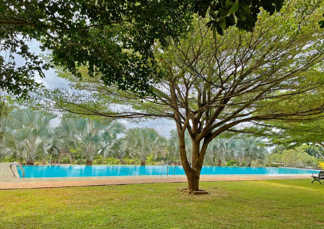 Birds Resort Hambantota Kültér fotó